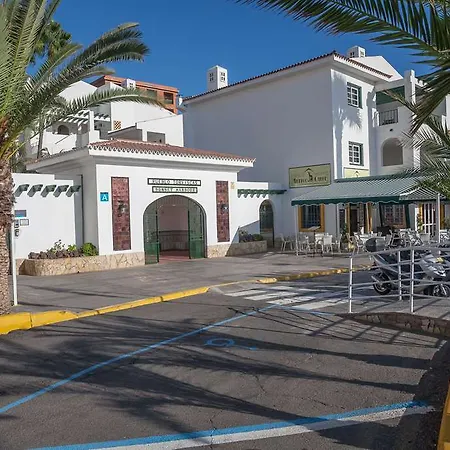 Sunset Harbour Club מלון דירות 4*