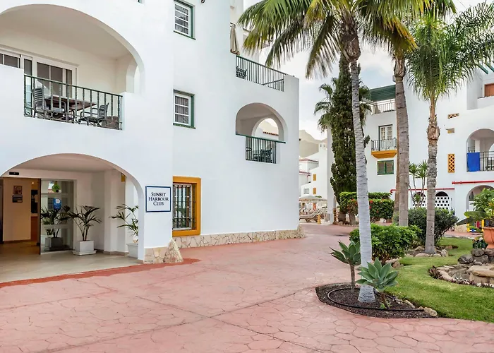 Sunset Harbour Club Апарт-отель 4*