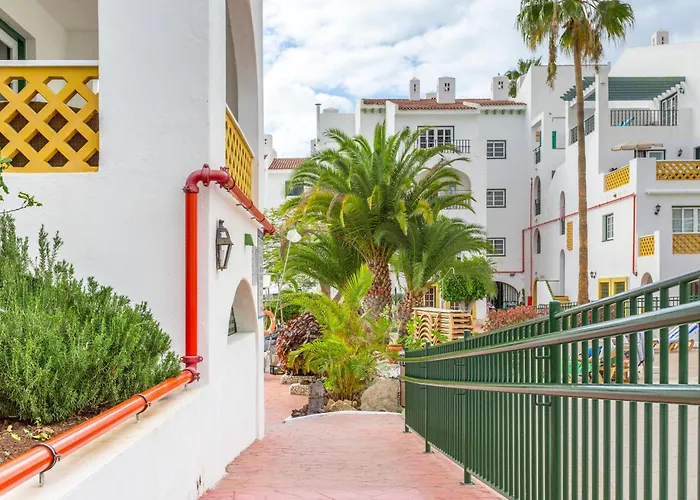 Sunset Harbour Club Адехе