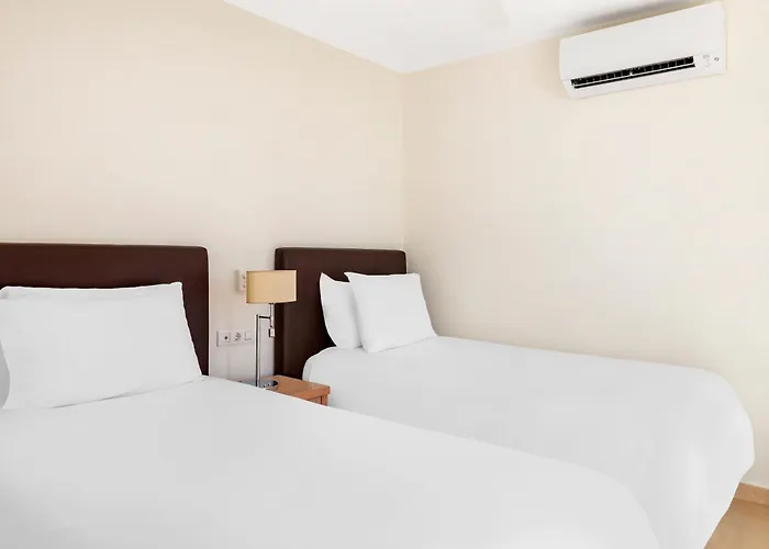 Апарт-отель Sunset Harbour Club 4*