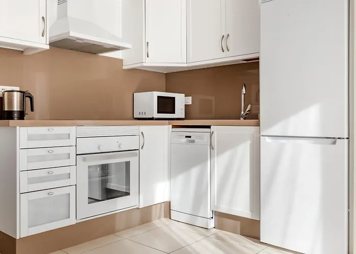 Sunset Harbour Club Адехе