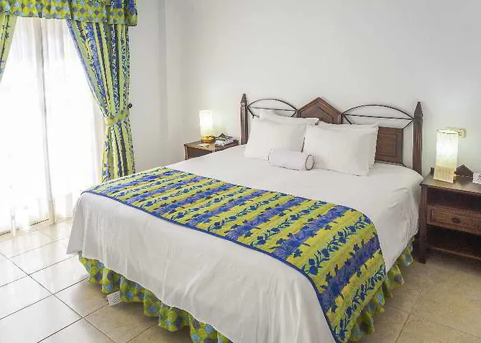 Sunset Harbour Club Апарт-отель Адехе