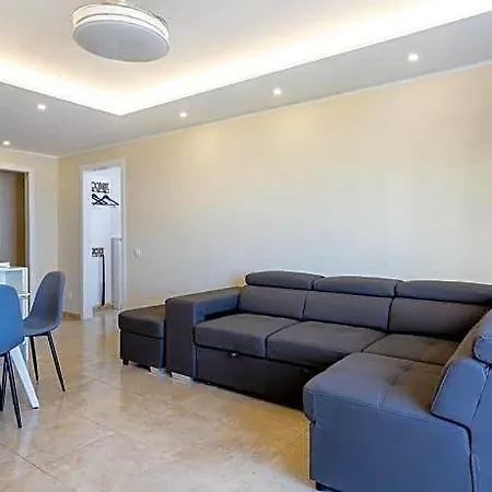 Sunset Harbour Club 4* אדחה