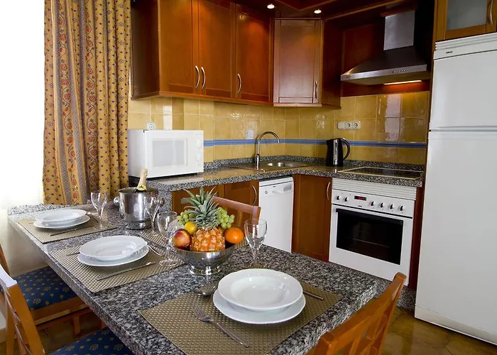 מלון דירות Sunset Harbour Club